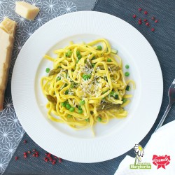 Linguine con asparagi, piselli e zucchine