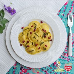 Triangles - Courgettes et Caprino au pesto de courgettes, amandes et menthe