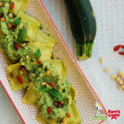 Agnolotti di magro con zucchine, pinoli e bacche di goji
