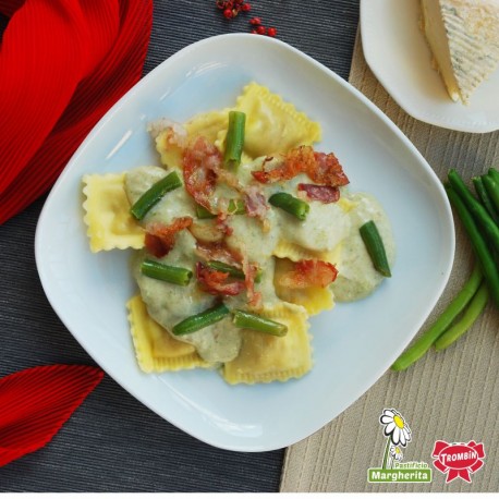 Agnolotti piemontesi con crema di fagiolini e taleggio